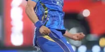 आयपीएलमध्ये अश्वनी कुमारची दमदार  कामगिरी: ४ बळी घेत मुंबई इंडियन्सला दिला विजयाचा आधार