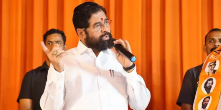 Eknath shinde : शिंदे शिवसेनेतच गटबाजी उघड? बुलढाण्यात आजी-माजी पदाधिकाऱ्यांमध्ये राडा