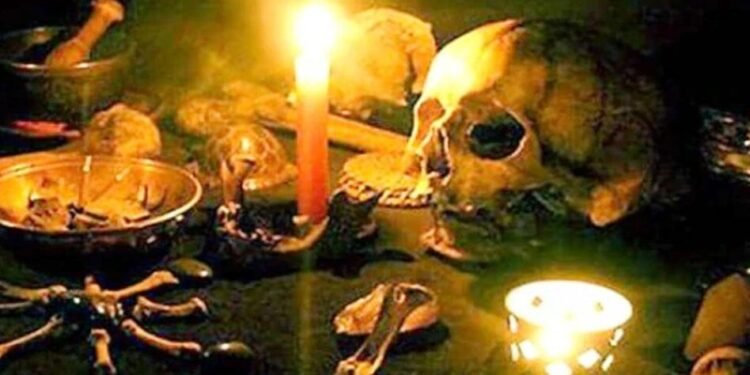 mumbai news : भोंदू फकीरबाबाचा कांदिवलीत धक्कादायक प्रकार: तरुणीचा विनयभंग, अटक