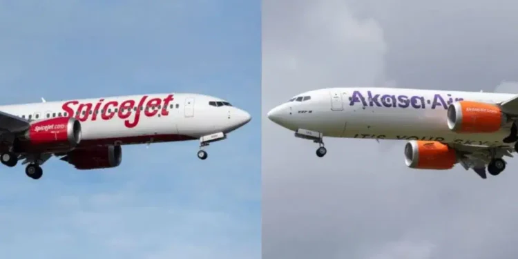 delhi news : दिल्ली विमानतळावर मोठा अपघात टळला! स्पाईसजेट आणि अकासा एअरच्या विमानांच्या पंखांना धडक